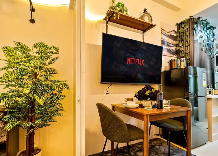 Forest-themed Cozy Near It Park